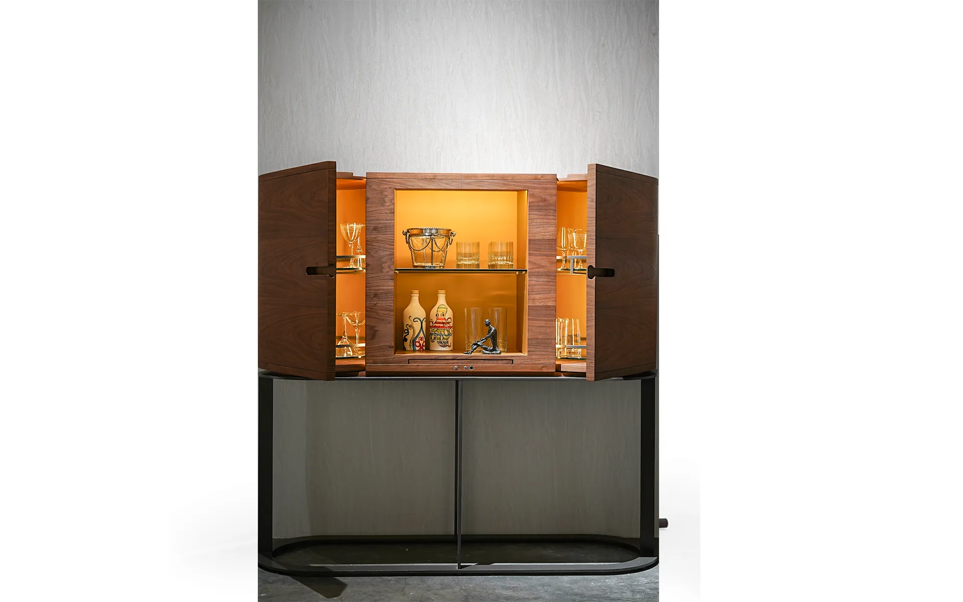 Side Board & Buffet 17 View 2
