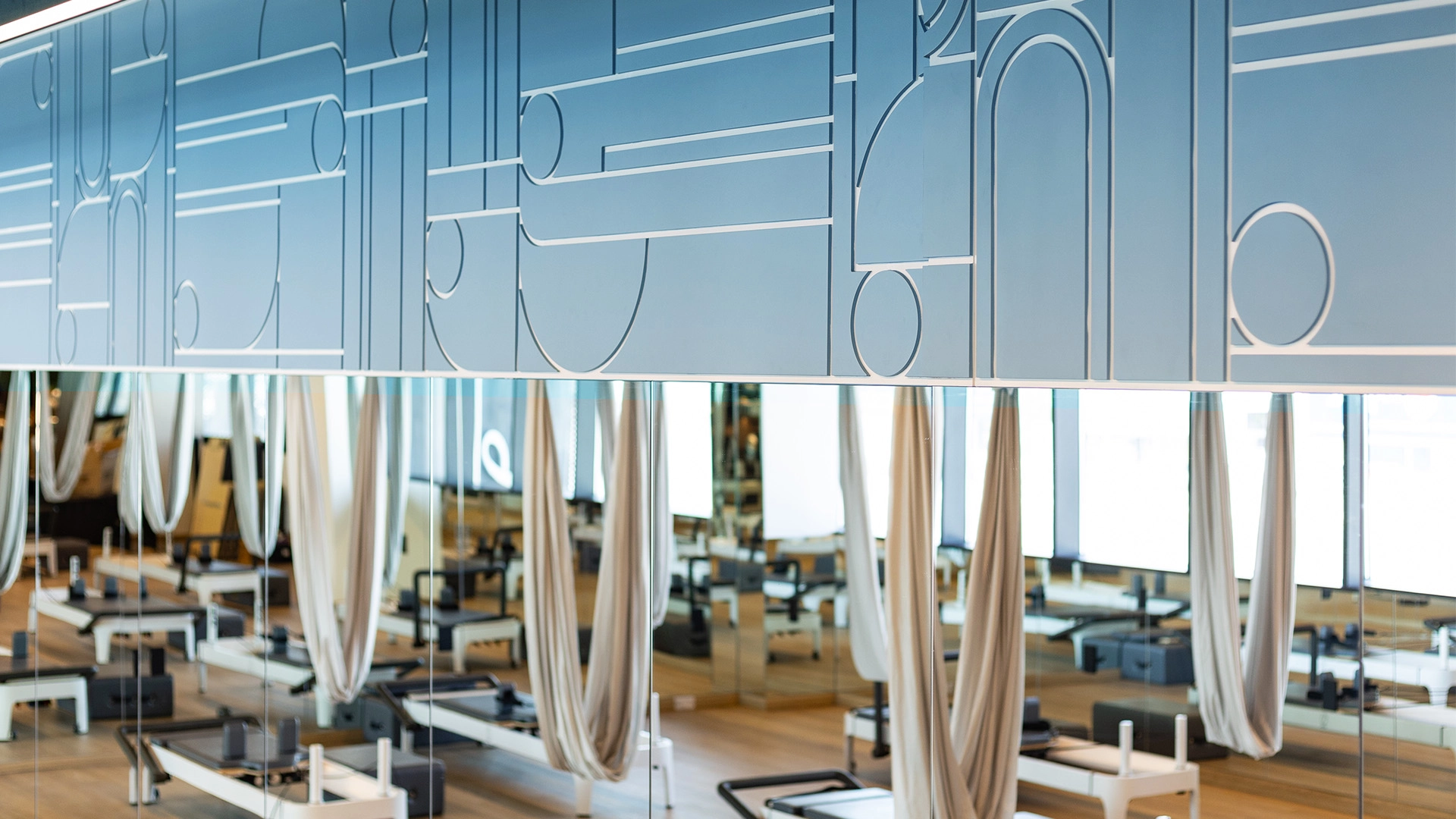 700 Reformer Pilates - Image 1